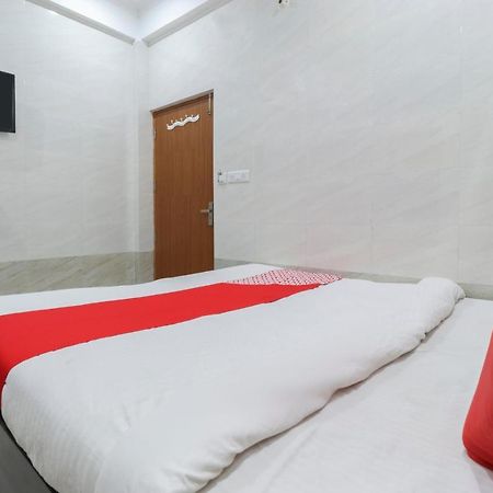Oyo 69378 Trilok Dham Hotel Vrindāvan Zewnętrze zdjęcie