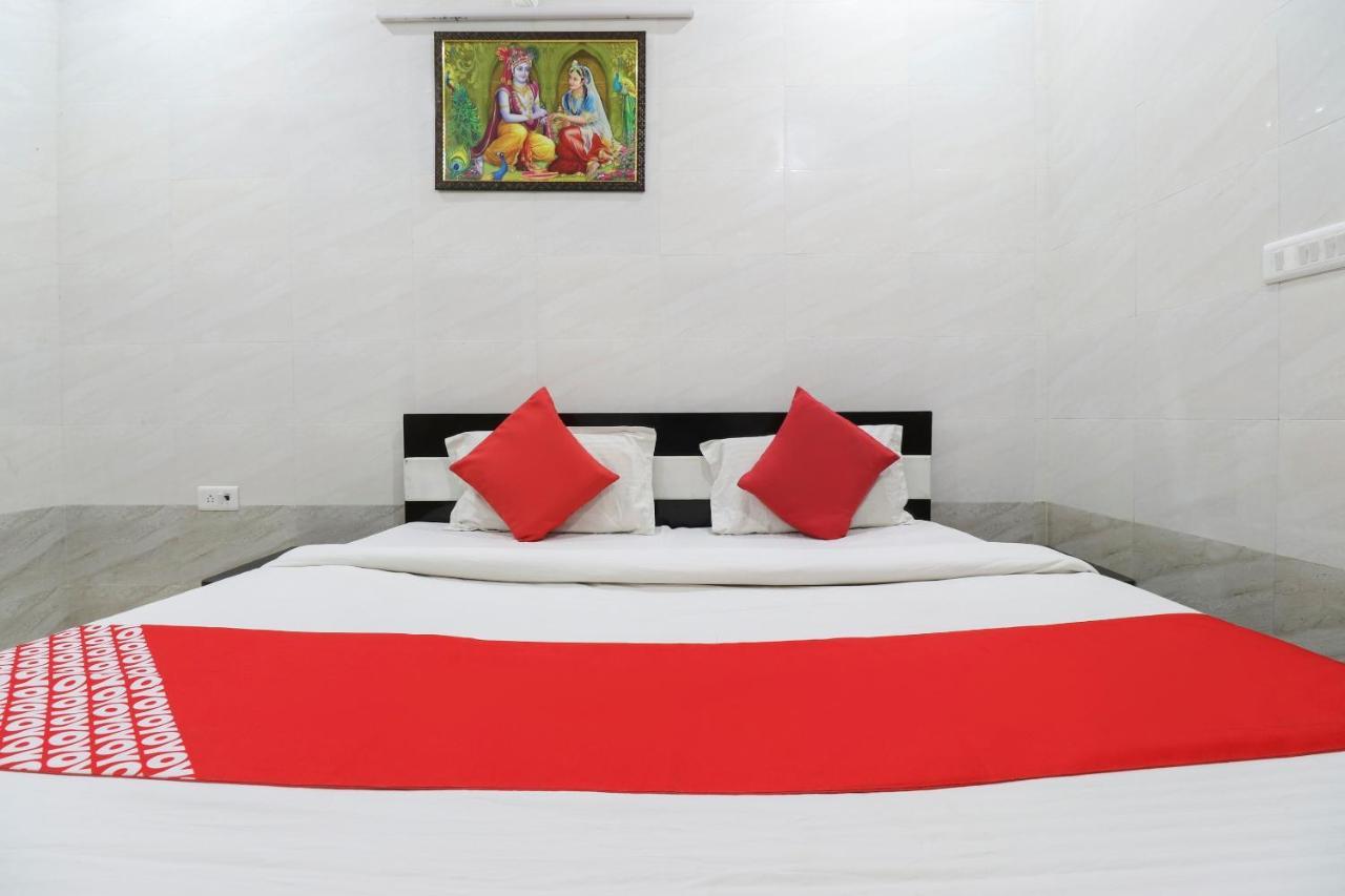 Oyo 69378 Trilok Dham Hotel Vrindāvan Zewnętrze zdjęcie