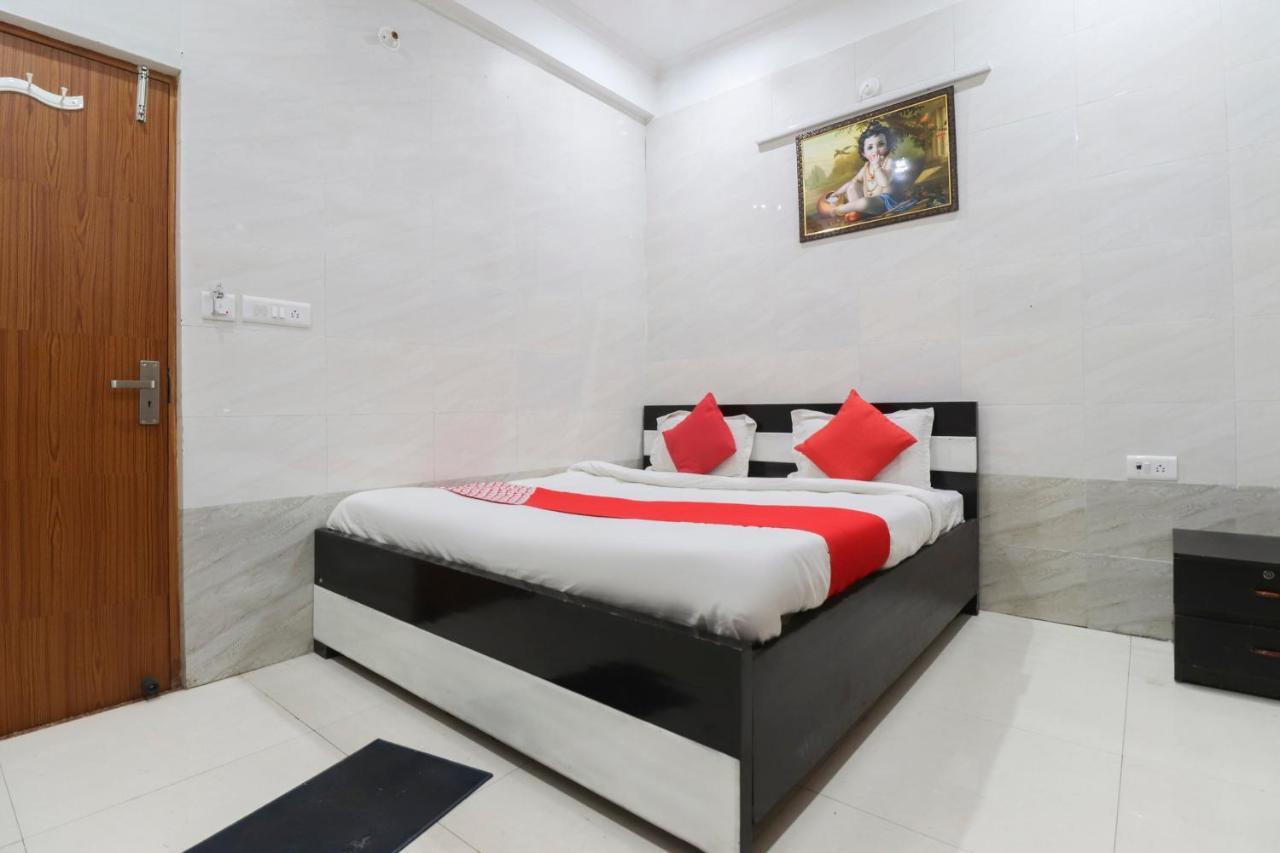 Oyo 69378 Trilok Dham Hotel Vrindāvan Zewnętrze zdjęcie