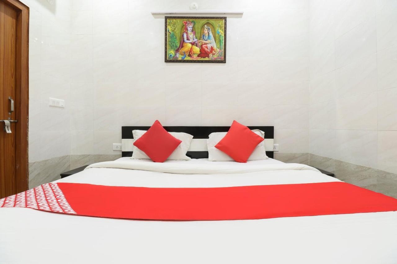 Oyo 69378 Trilok Dham Hotel Vrindāvan Zewnętrze zdjęcie